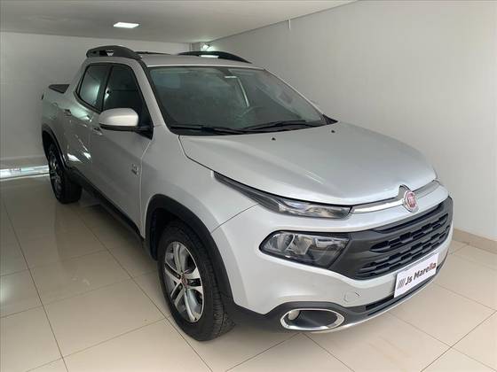 FIAT TORO 2.0 16V TURBO DIESEL FREEDOM 4WD AT9 FIAT TORO 2.0 16V TURBO DIESEL FREEDOM 4WD AT9